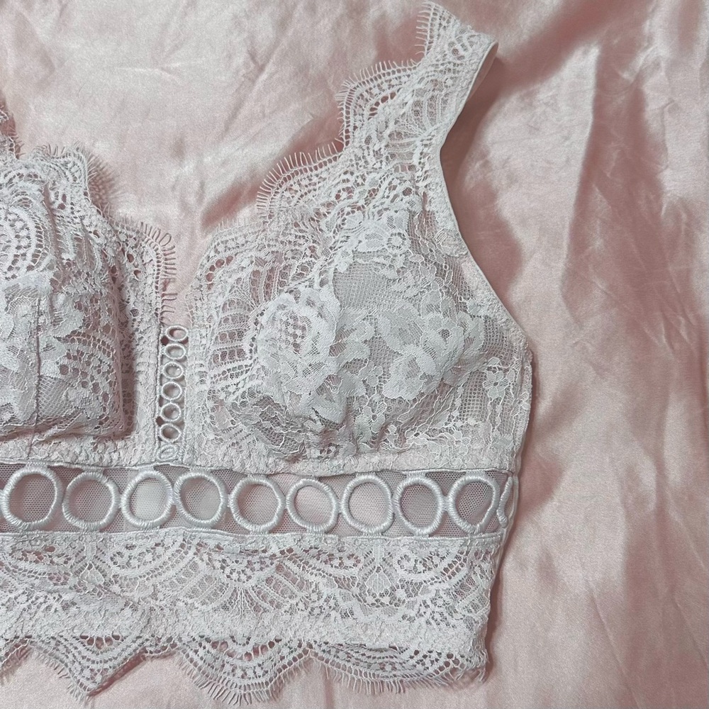 Victoria's Secret Lace Bralette Lilac - Picture 3 of 6